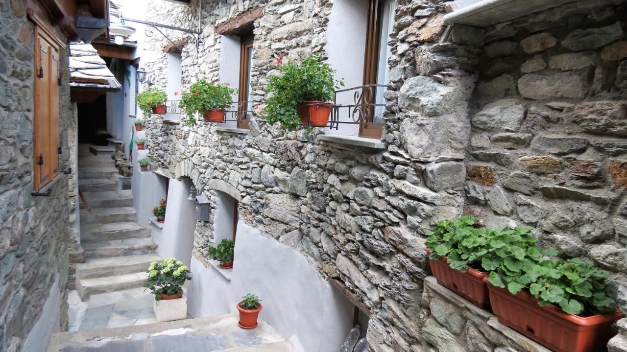 Apartmán Lo Gnomo Sotto Al Glicine Châtillon Exteriér fotografie